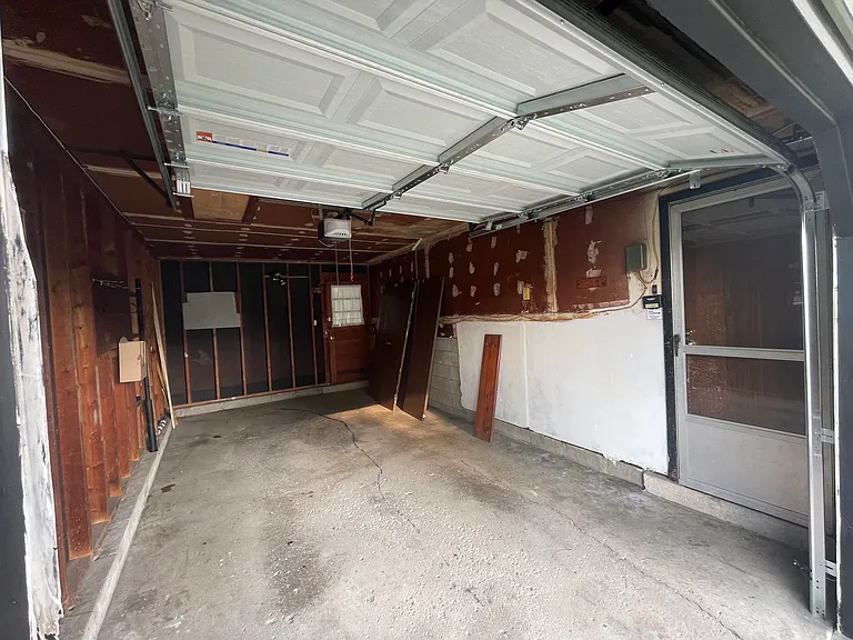 1690 Newfield Rd — Photo 31
