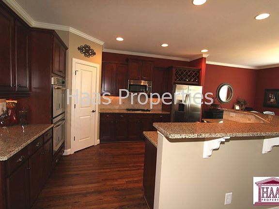 5th image of 133 Cornerstone Pl