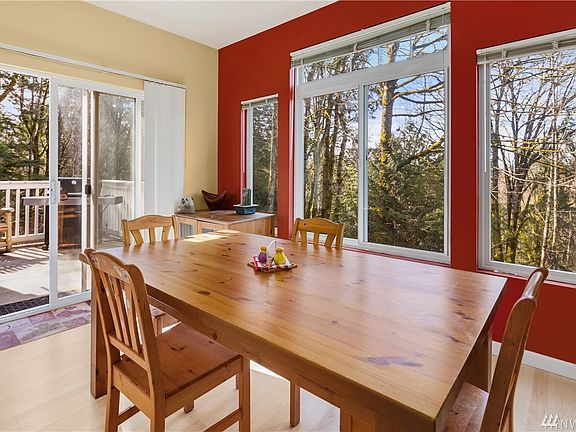 5th image of 6671 SE Cougar Mountain Way