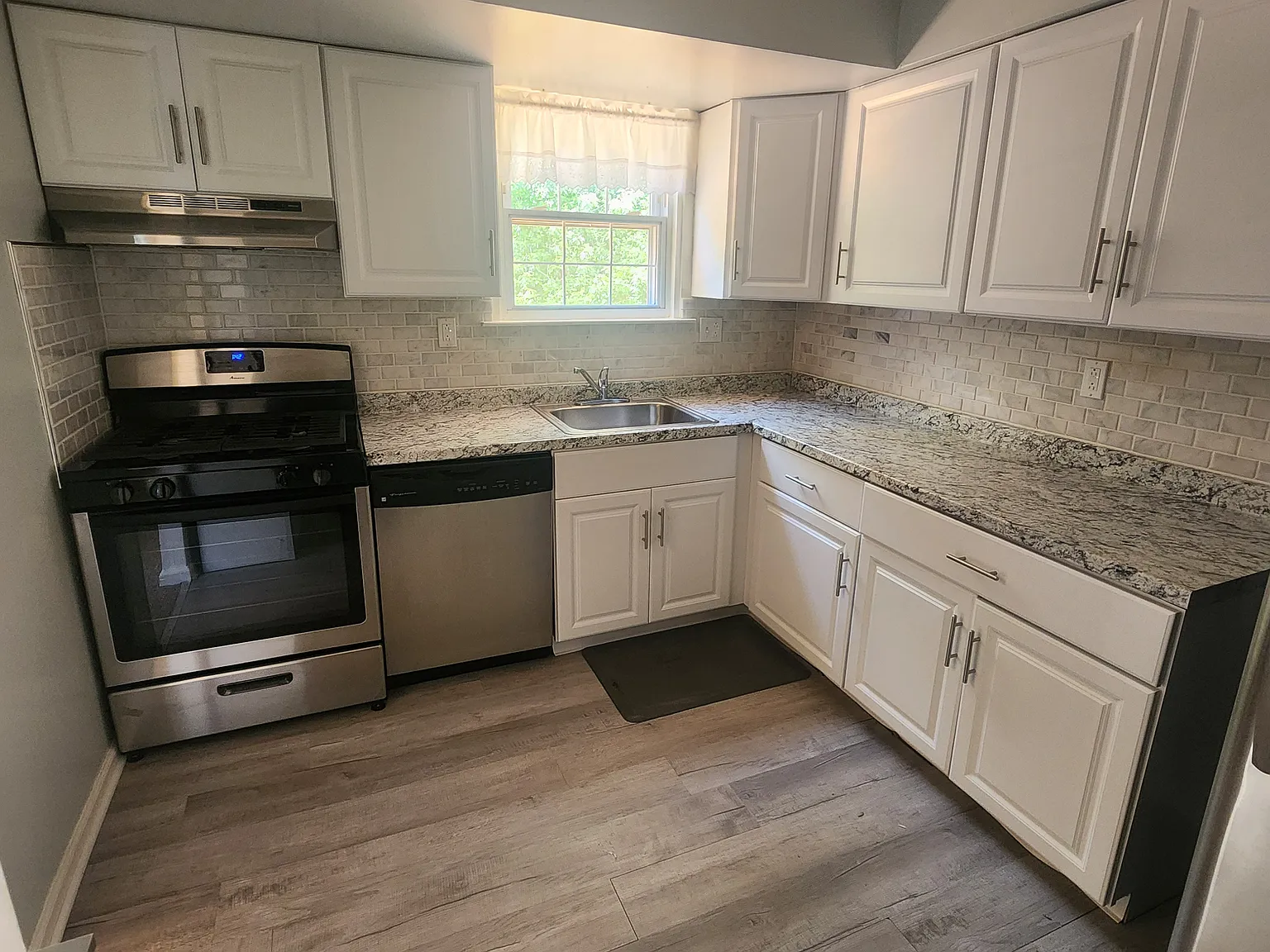 4556 Winding Brook Dr — Photo 3