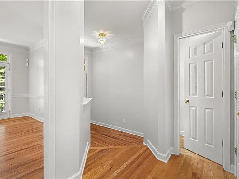 4372 Paces Point Cir SE — Photo 6