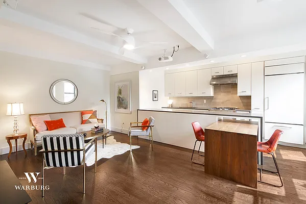 Sold by Warburg | media 4