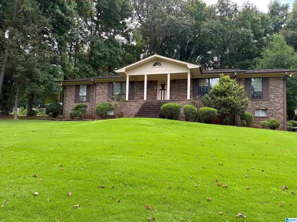 4075 Roselyn Rd, Bessemer, AL 35022