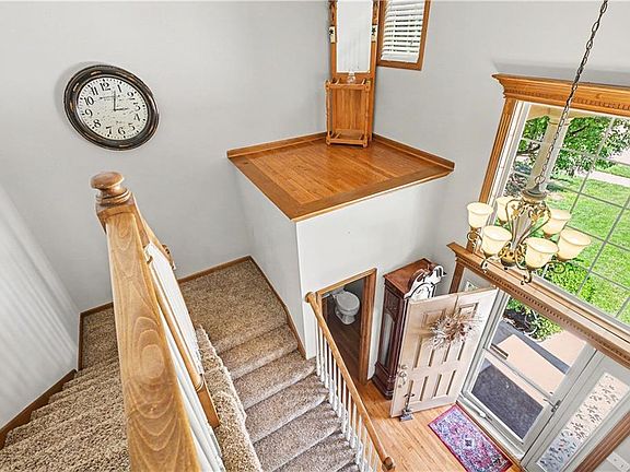 4th image of 1830 Parkside Dr