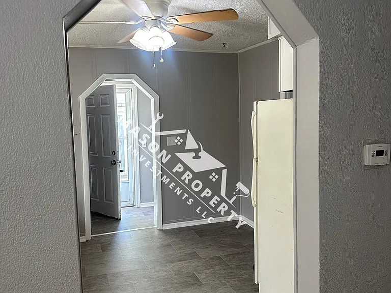 1181 Hunt Ave — Photo 1