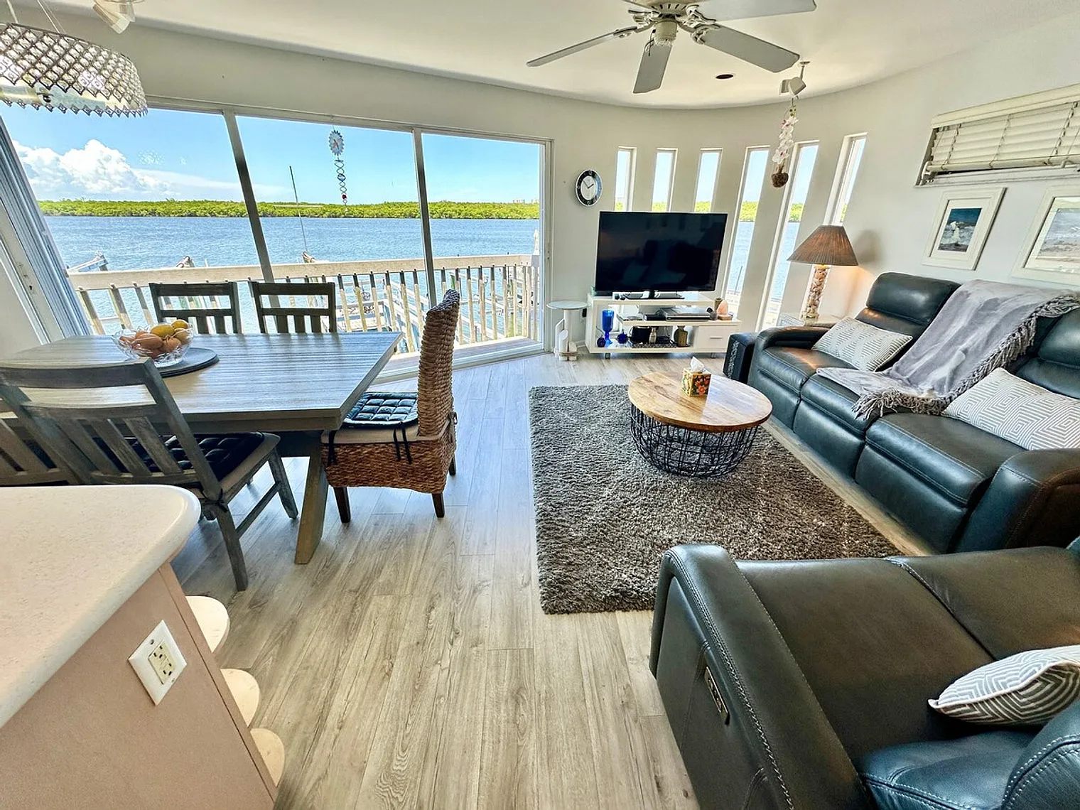 1 bed, 2.5 bath, $8,035 — Photo 3