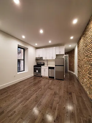 Rented by Compass | media 22