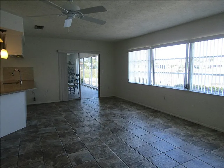 1608 Lilliput Ct — Photo 7
