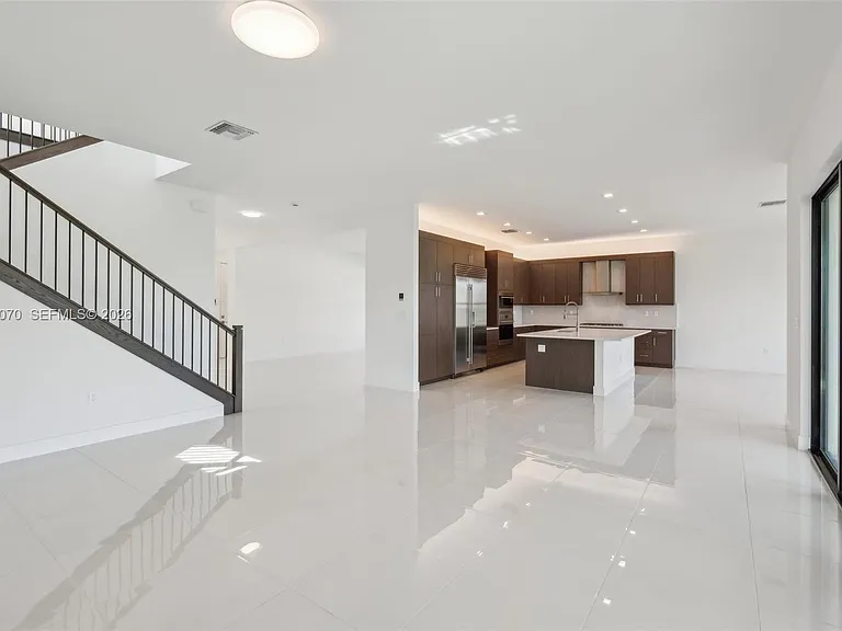 13075 Feathering Way — Photo 11