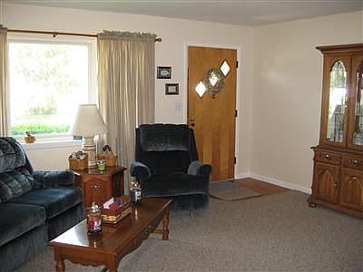 5th image of 1148 Sharon Ave