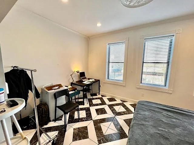 3 N Hudson St #1 — Photo 4