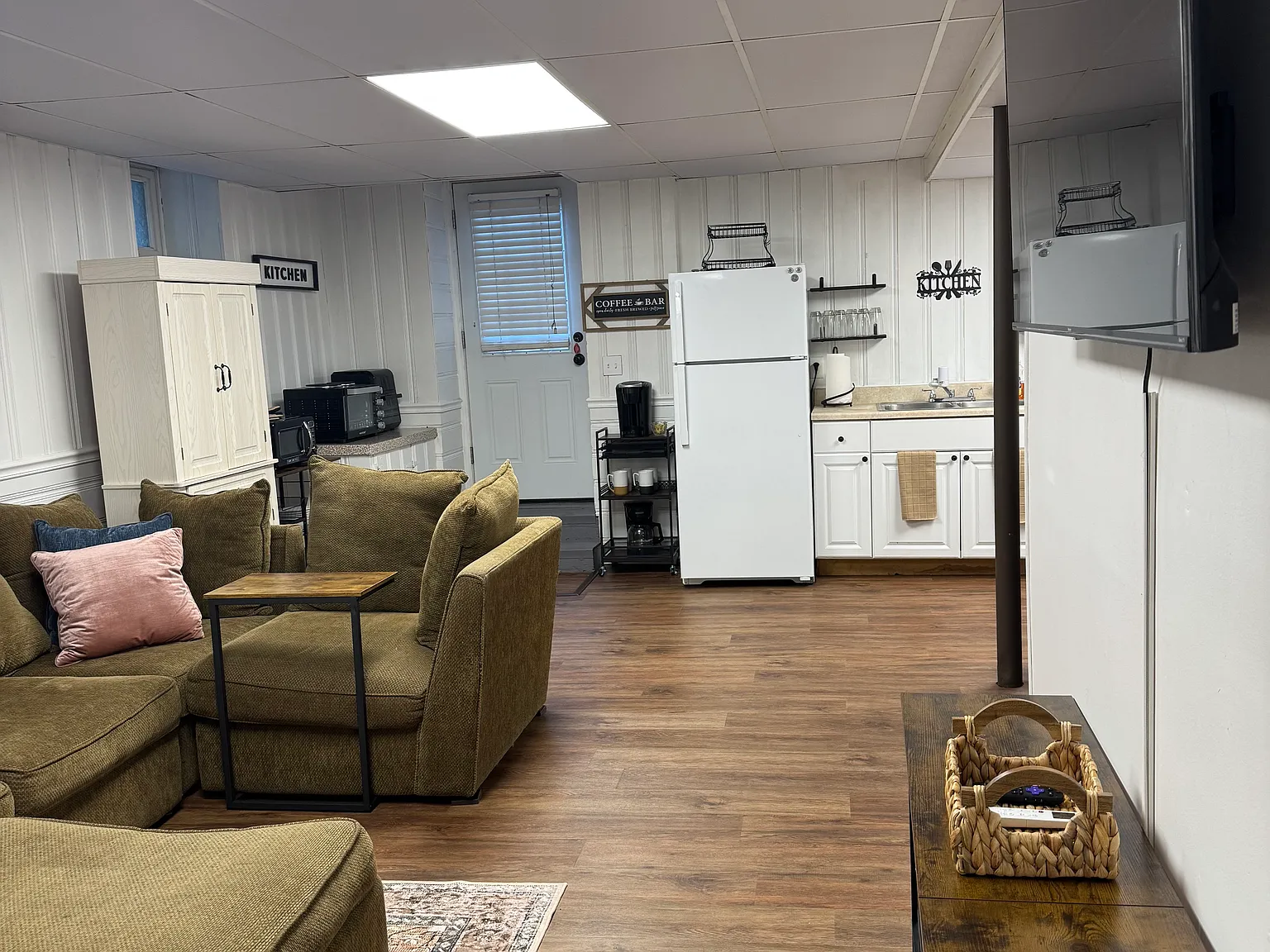 1 bed, 700 sqft, $1,200 — Photo 4