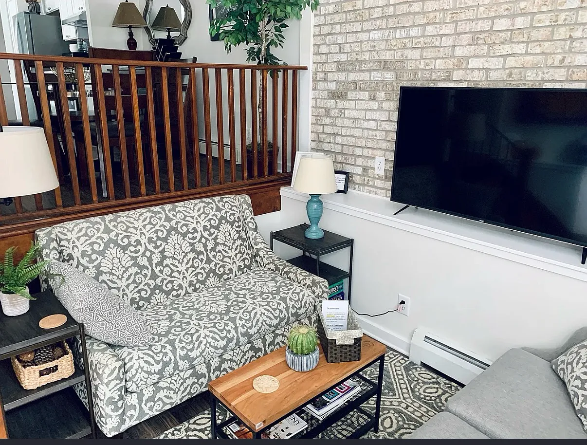 2 bed, 1.5 bath, 1544 sqft, $2,200 — Photo 2