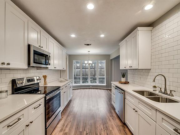 3rd image of 228 Lansford Dr
