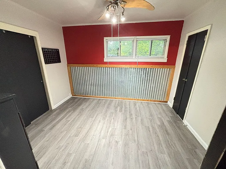 621 N Leverett Ave — Photo 7