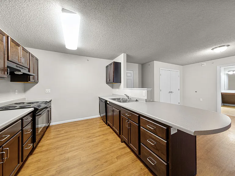Washington Village East — Photo 17