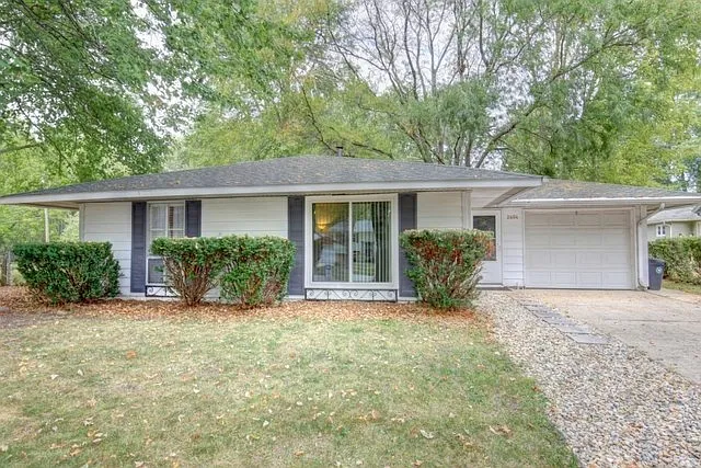 2404 W William St photo 1