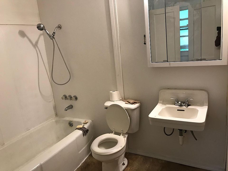 2nd image of 104 Thomas Ave