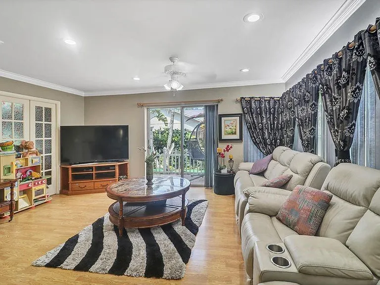 1521 Snapdragon Dr — Photo 4