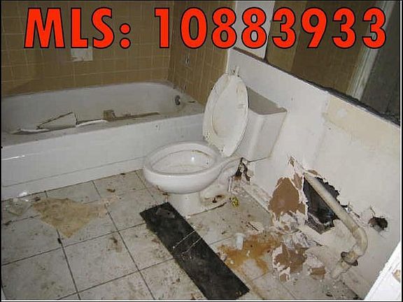 2017 Lewiston - Bathroom