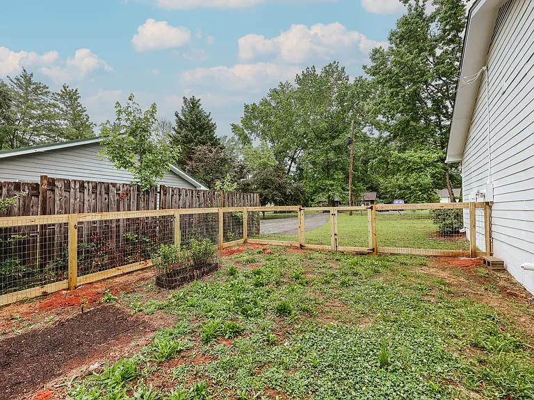 180 Oak Dr — Photo 28