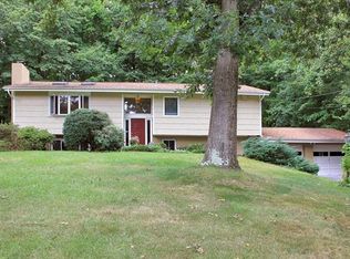 1 Summit Ridge Rd, Newburgh, NY 12550