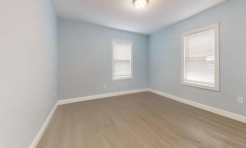 4 bed, 1570 sqft, $4,195 — Photo 2