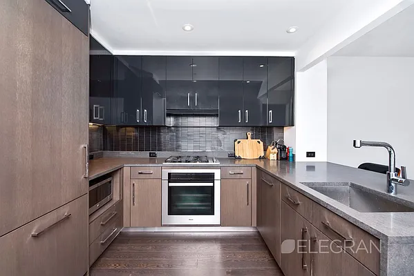 Rented by (Legacy) Elegran | media 10