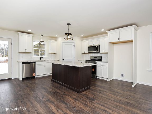 5th image of 50 Saddle Ridge Dr