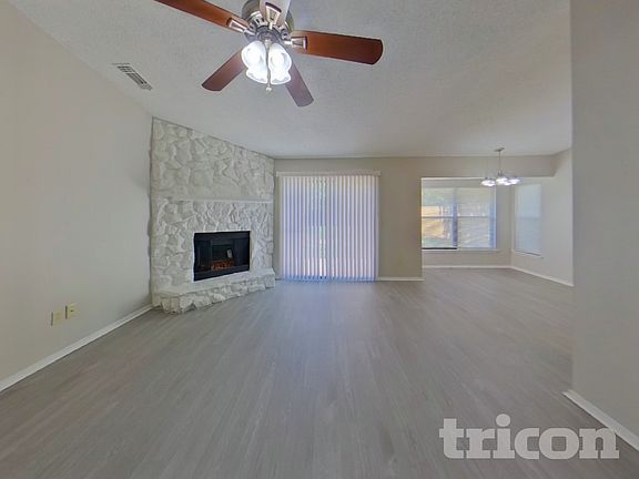 3rd image of 1805 Clover Ct