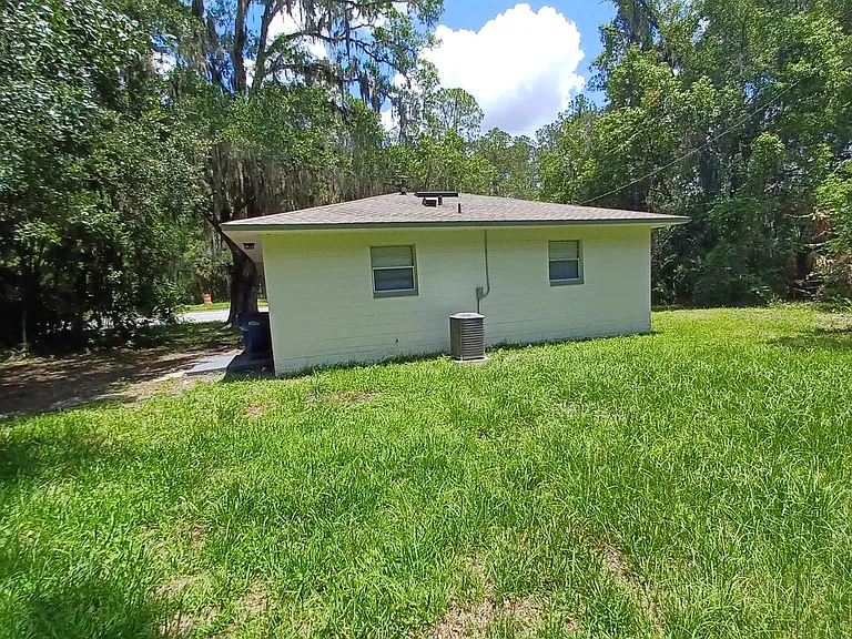 512 US Highway 301 S — Photo 13