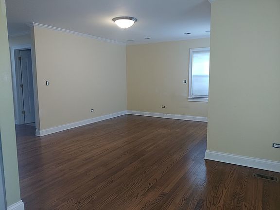 5th image of 8231 Newcastle Ave