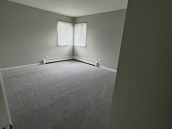 3rd image of 442 Crescent Blvd APT A2