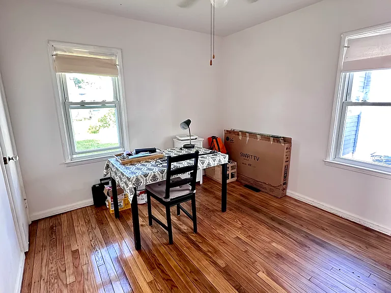 2404 Rowland Ave — Photo 21