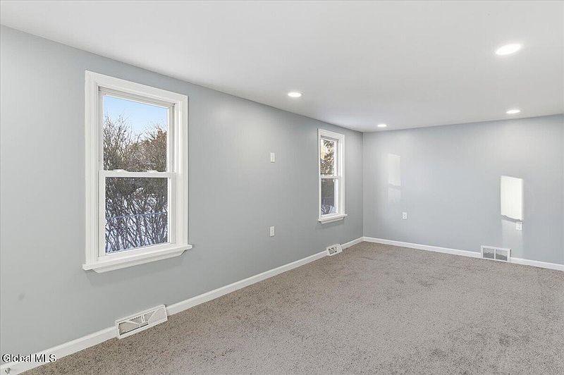 4th image of 1332 Floral Avenue