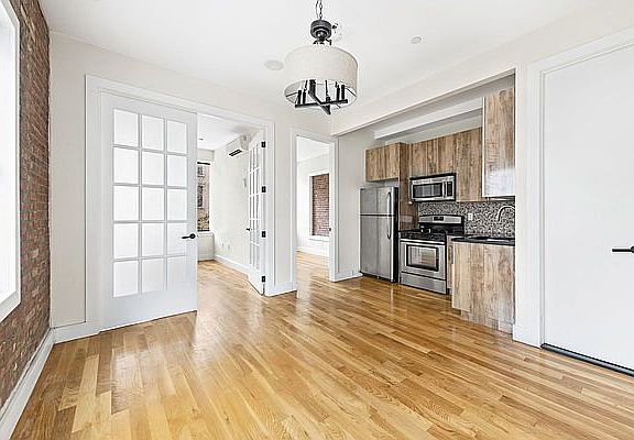 4th image of 11 W 128th St #4A