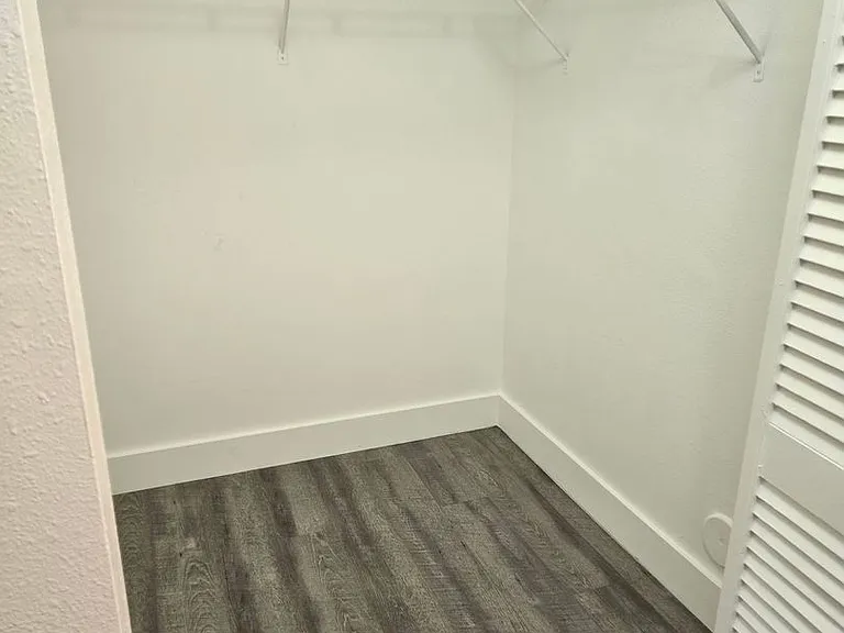 The Mirage Apartments — Photo 24
