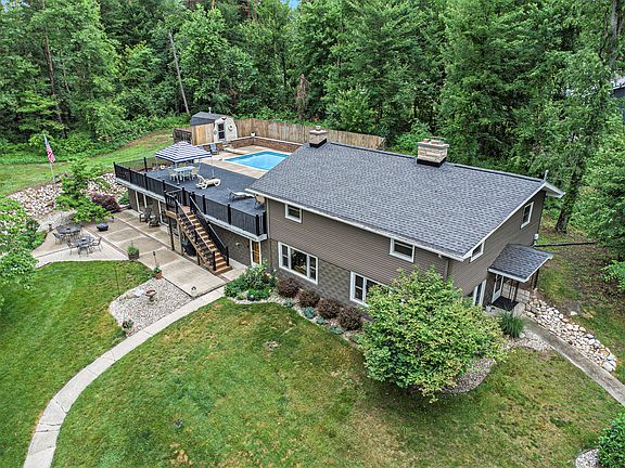 4th image of 20313 White Pine Blvd