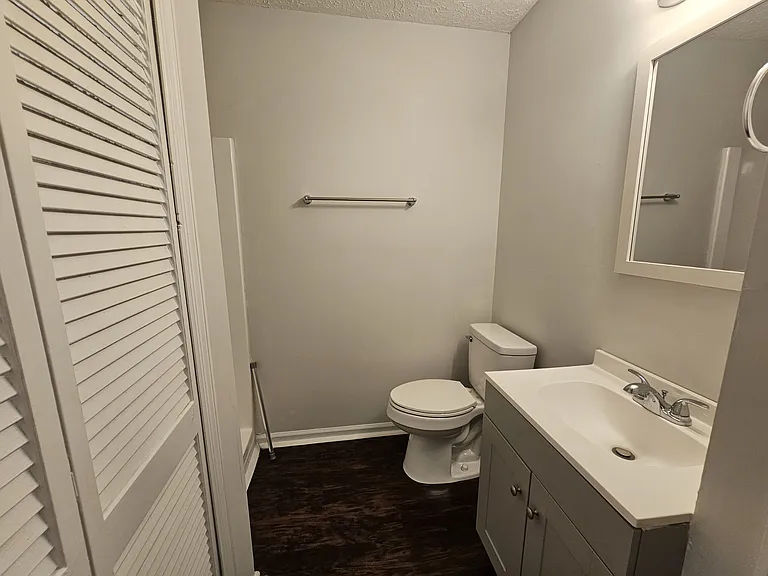 117 Hunt Club Ct — Photo 11