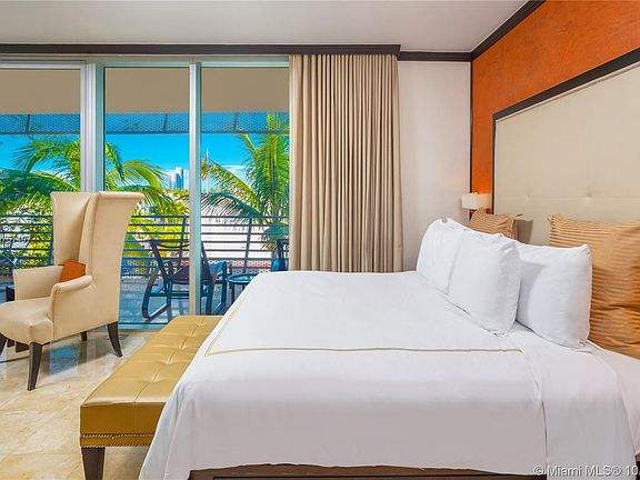 4th image of 1437 Collins Ave #321