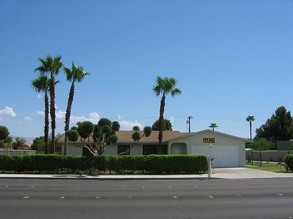 2nd image of 1852 N Farrell Dr
