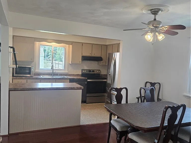 131 David Ave — Photo 10