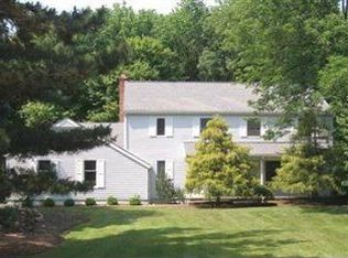 8694 Apple Hill Rd, Chagrin Falls, OH 44023