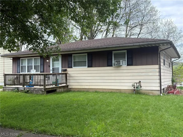1273 Barcelona Dr, Akron, OH 44313
