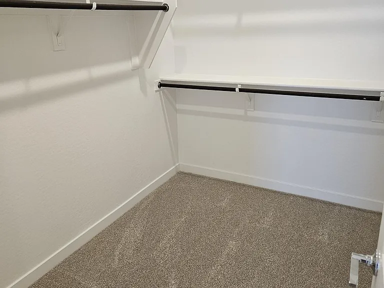3353 S Primrose Ave — Photo 18
