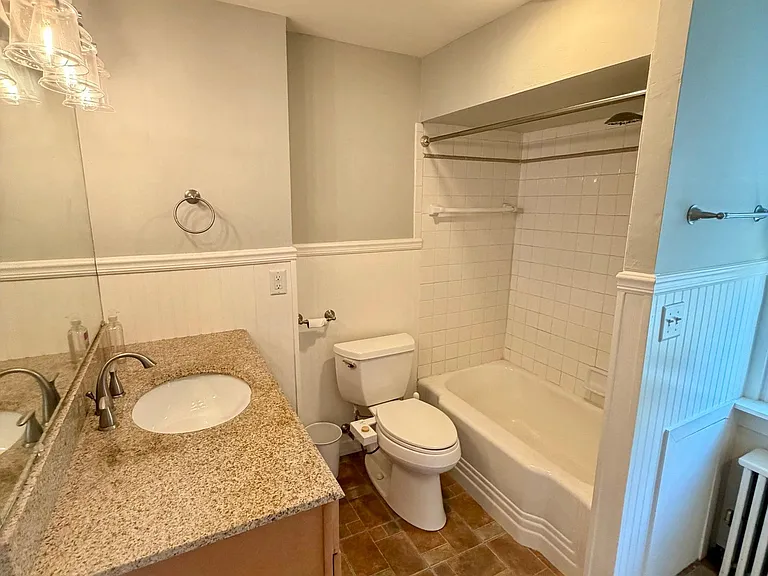 729 E Orange St — Photo 20