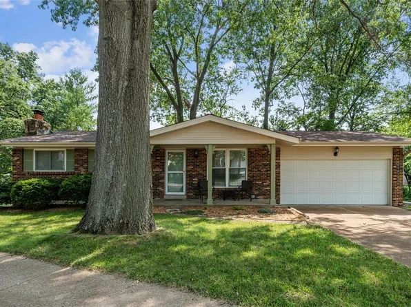 6330 Orangewood Trl, Saint Louis, MO 63129