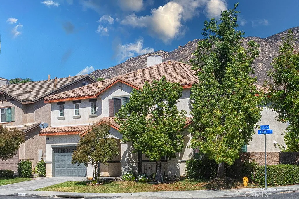5 bed, 2696 sqft, $3,500 — Photo 1