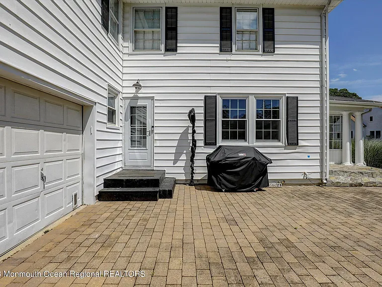 570 N Edgemere Dr #A — Photo 39