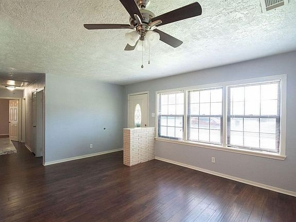 5th image of 822 22nd Ave N